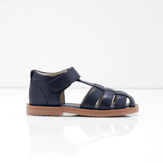 Boy smooth leather sandals