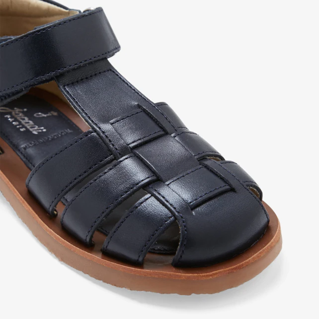 Boy smooth leather sandals