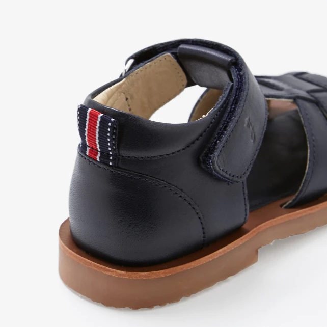 Boy smooth leather sandals