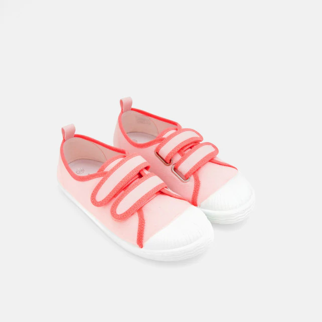 Girl canvas trainers