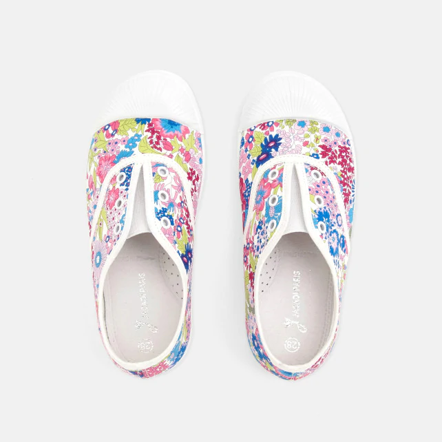 Girl canvas trainers