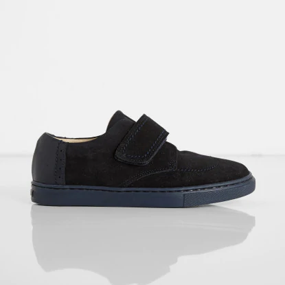 Boy derbies with Velcro closure