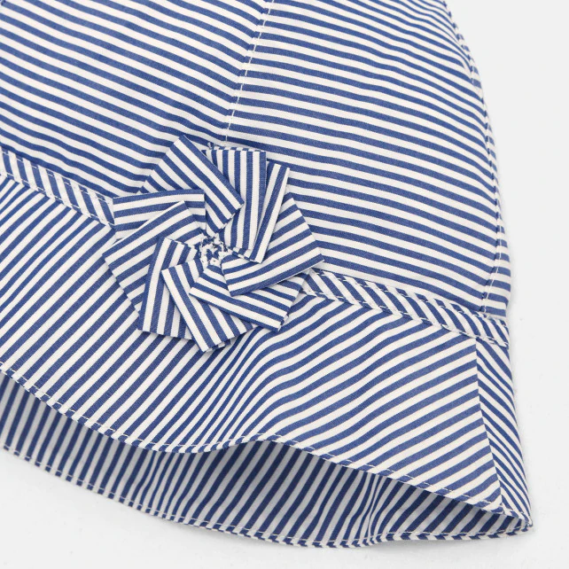 Girl striped bucket hat