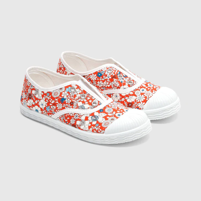 Girl Liberty print tennis shoes