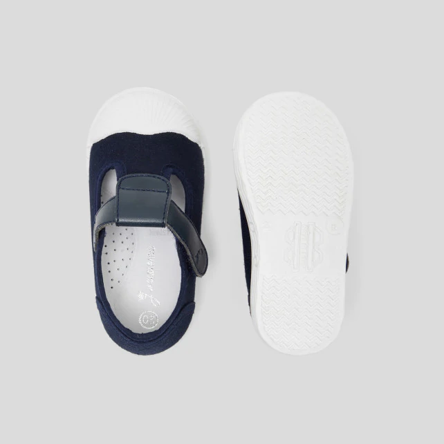 Baby canvas sandals