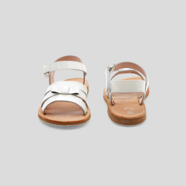 Baby girl patent leather sandals