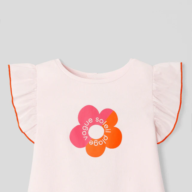 Baby girl's T-shirt with ruffled sleeves